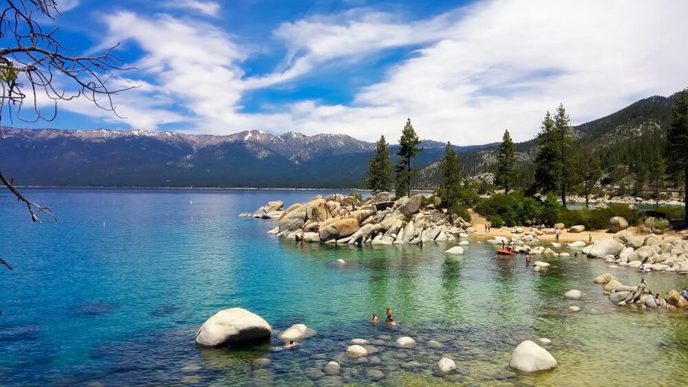 The Best Lake Vacations for Families in the USA