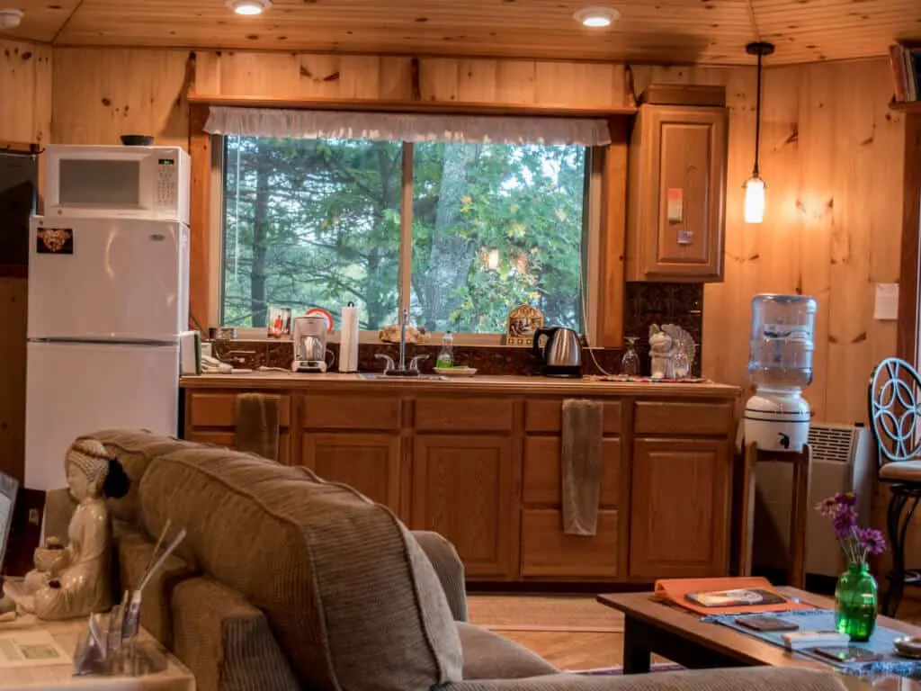 Adirondack Cabin Rental - kitchen