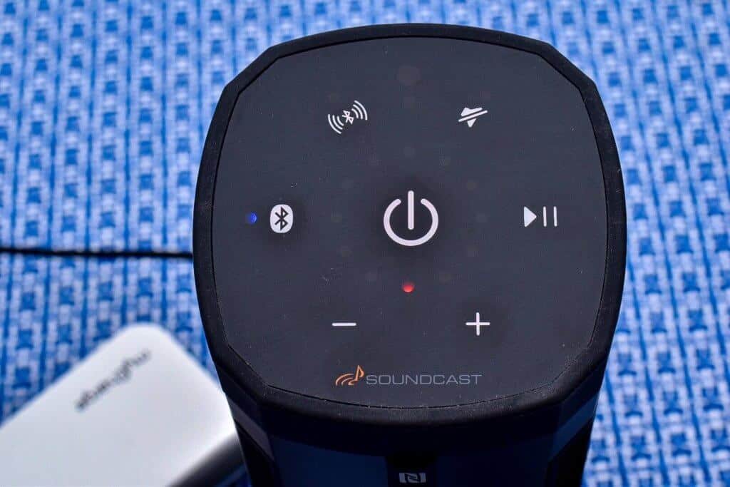 The top display of the the Soundcast VG3 outdoor speaker