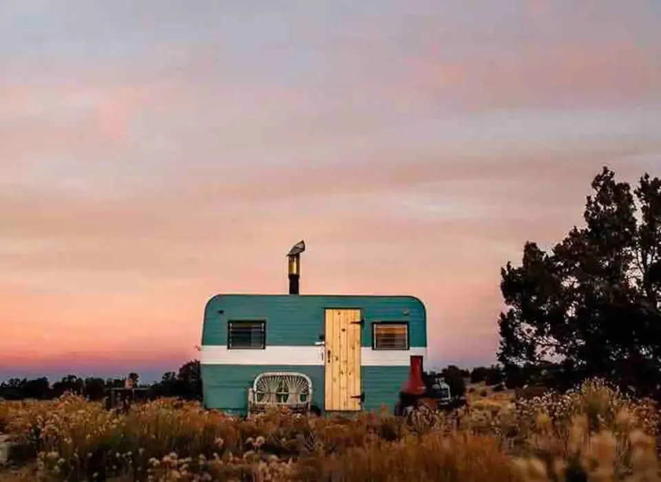 A small camper for rent near the Grand Canyon in Arizona. Photo: Airbnb