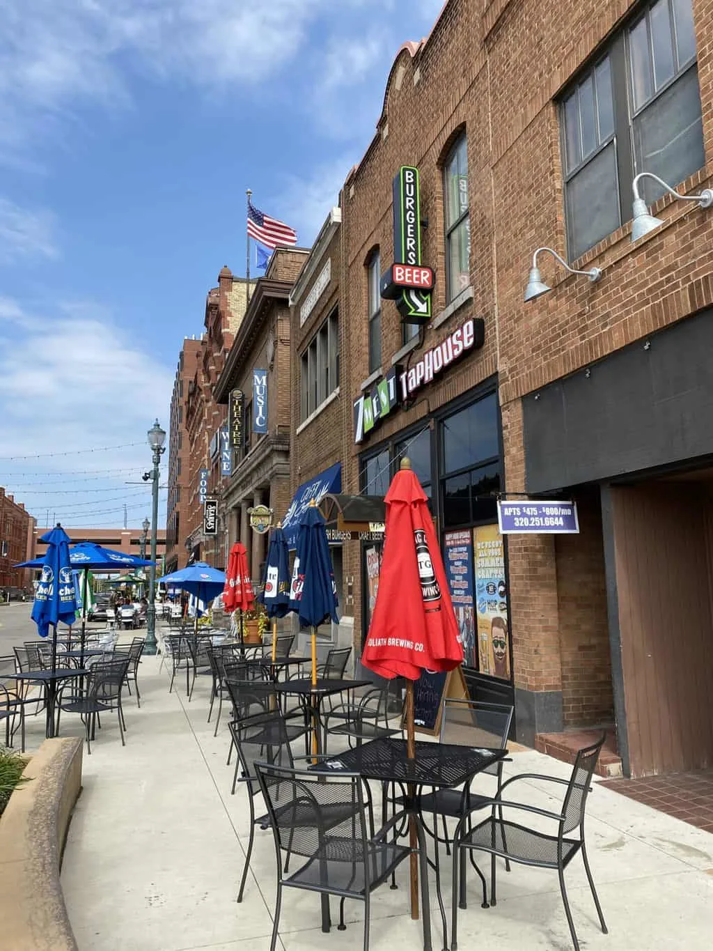 outdoor seating at a restaurant in St. Cloud MN