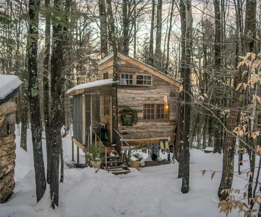 A treehouse rental in New Hamsphire. Photo source: Airbnb