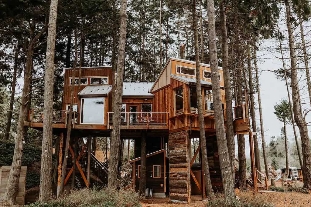 A treehouse rental near Olympic National Park on VRBO. 