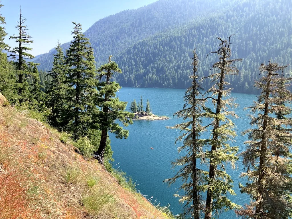 The summer view of Kachess Lake from Little Kachess Trail in Washington.