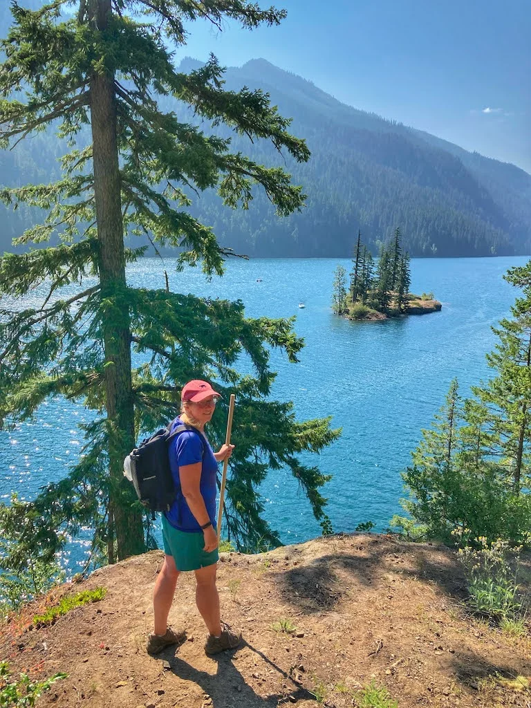 Tara looking out at a viewpoint over Kachess Lake on the Little Kachess Trail in Washington.