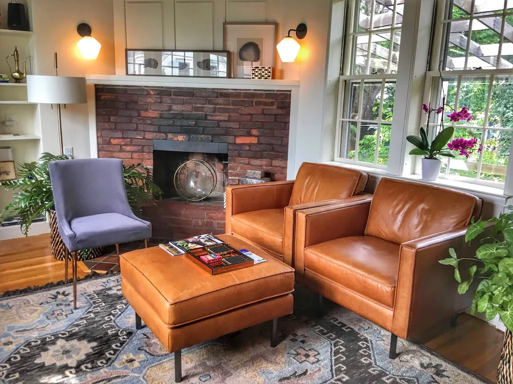 The common sitting area at the Water Street Inn in Kittery, Maine.