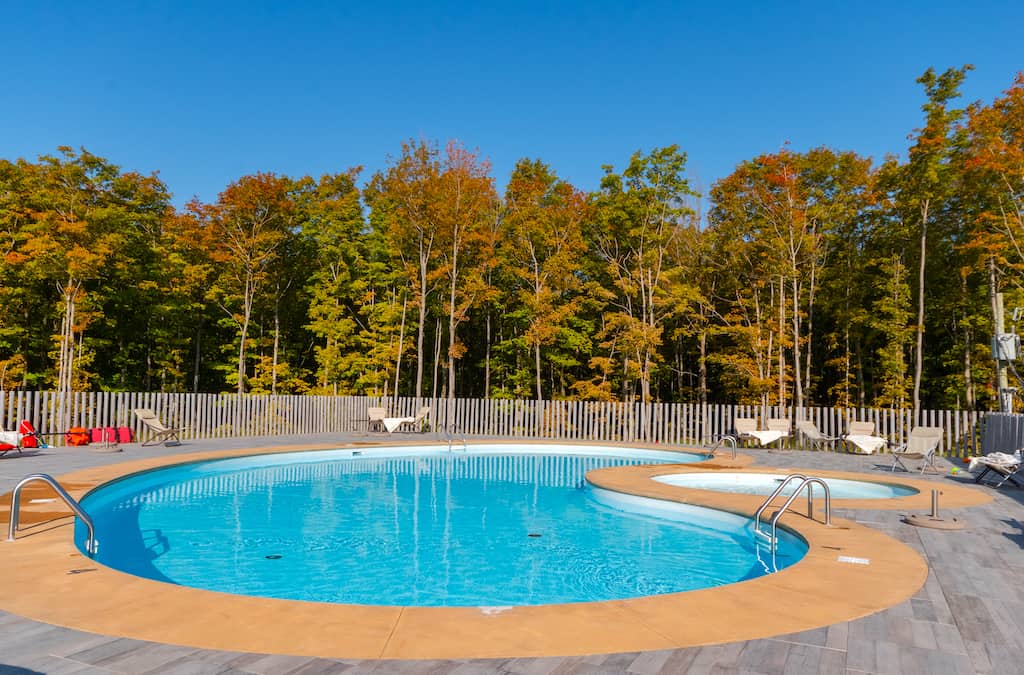 The outdoor pool at Huttopia Sutton in Quebec. 