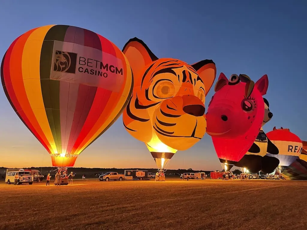 NJFOB nighttime hot air balloon glow