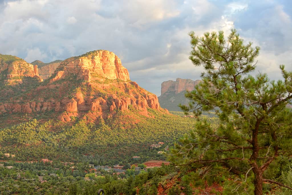 Airport Mesa Trail in Sedona Arizona is one of the best easy hikes in Sedona. 