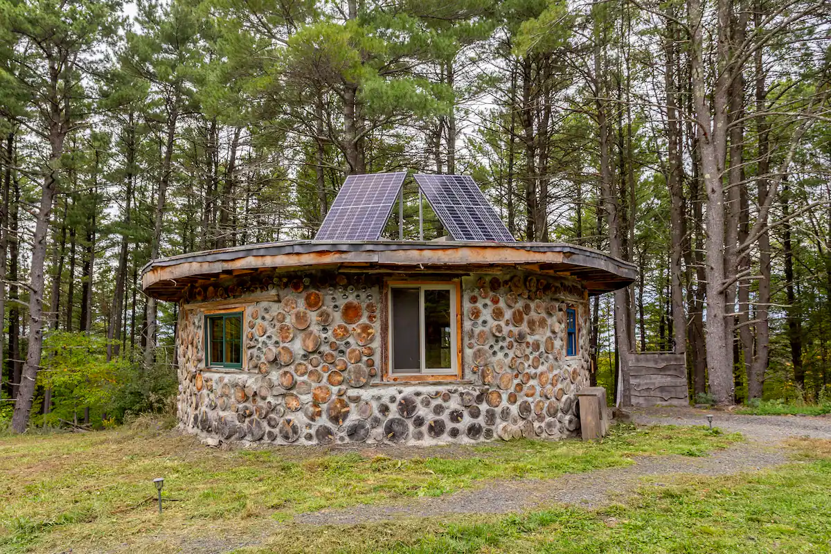 An eco-friendly cabin for rent near Albany, New York. 