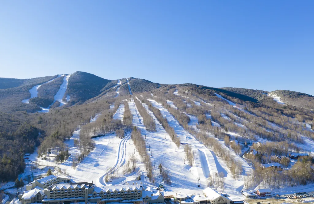 the ski trails on Loon Mountain in the winter. 